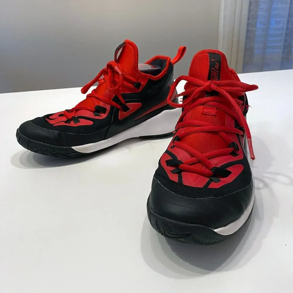 Nike‎ Future Court 2 Kid's Youth Red Black Sneakers Style BQ5628-002 US Size 7Y